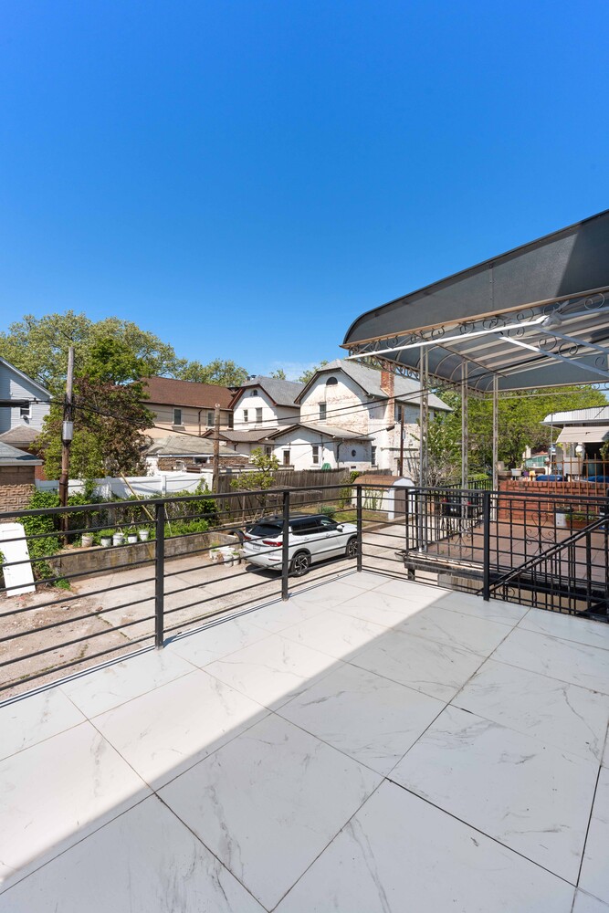 3068 Nostrand Avenue Property Photo 5