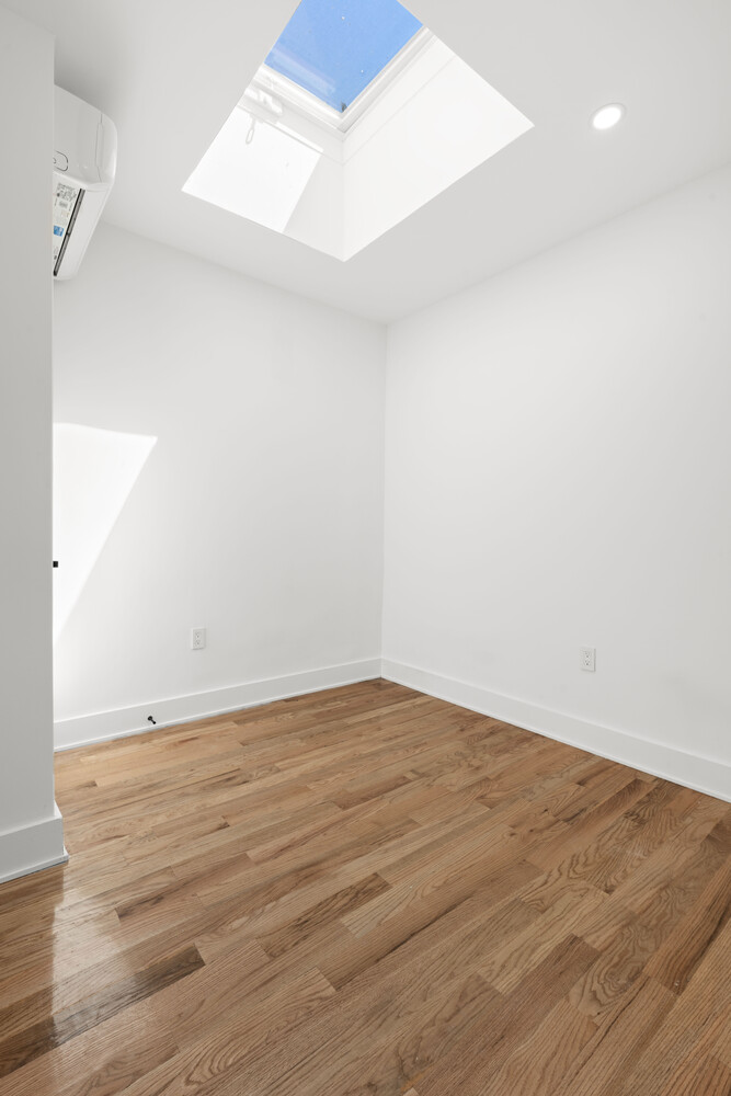 3068 Nostrand Avenue Property Photo 8