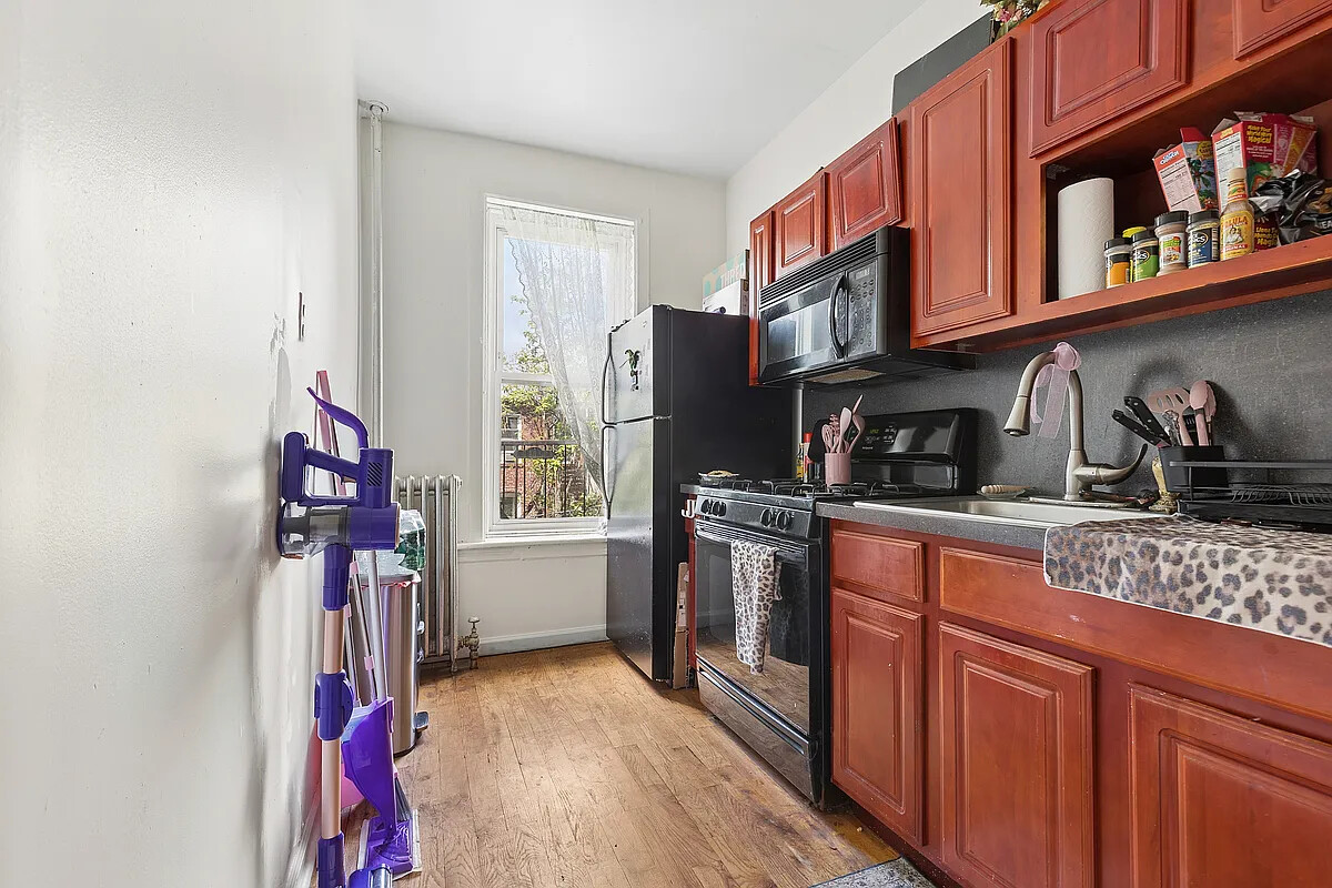 381 Sumpter Street Property Photo 5