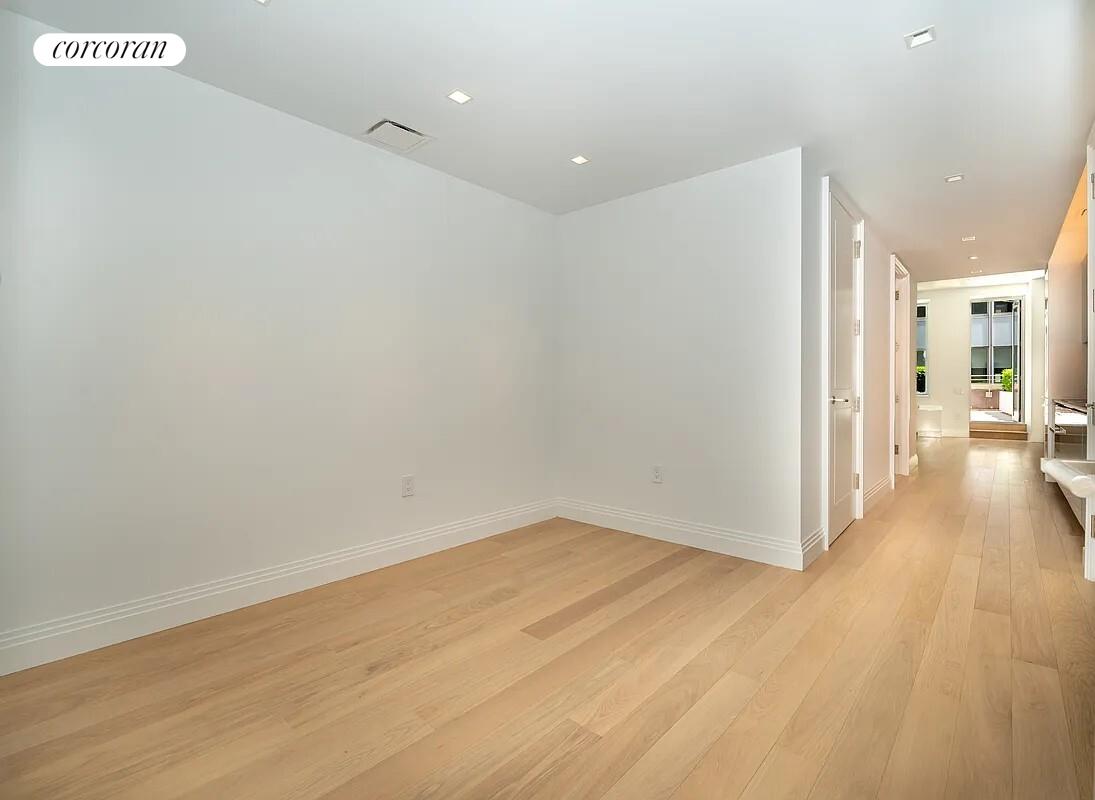 1 Wall Street 817 Property Photo 18