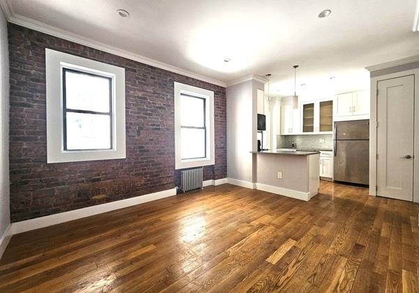 21-28 35th Street 2-G Property Photo 1