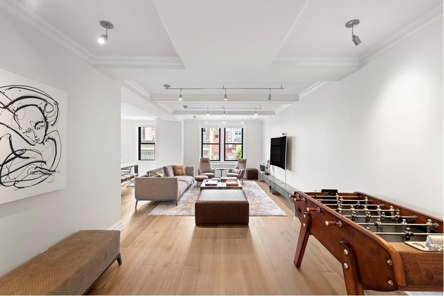 610 Park Avenue 7-E Property Photo 1