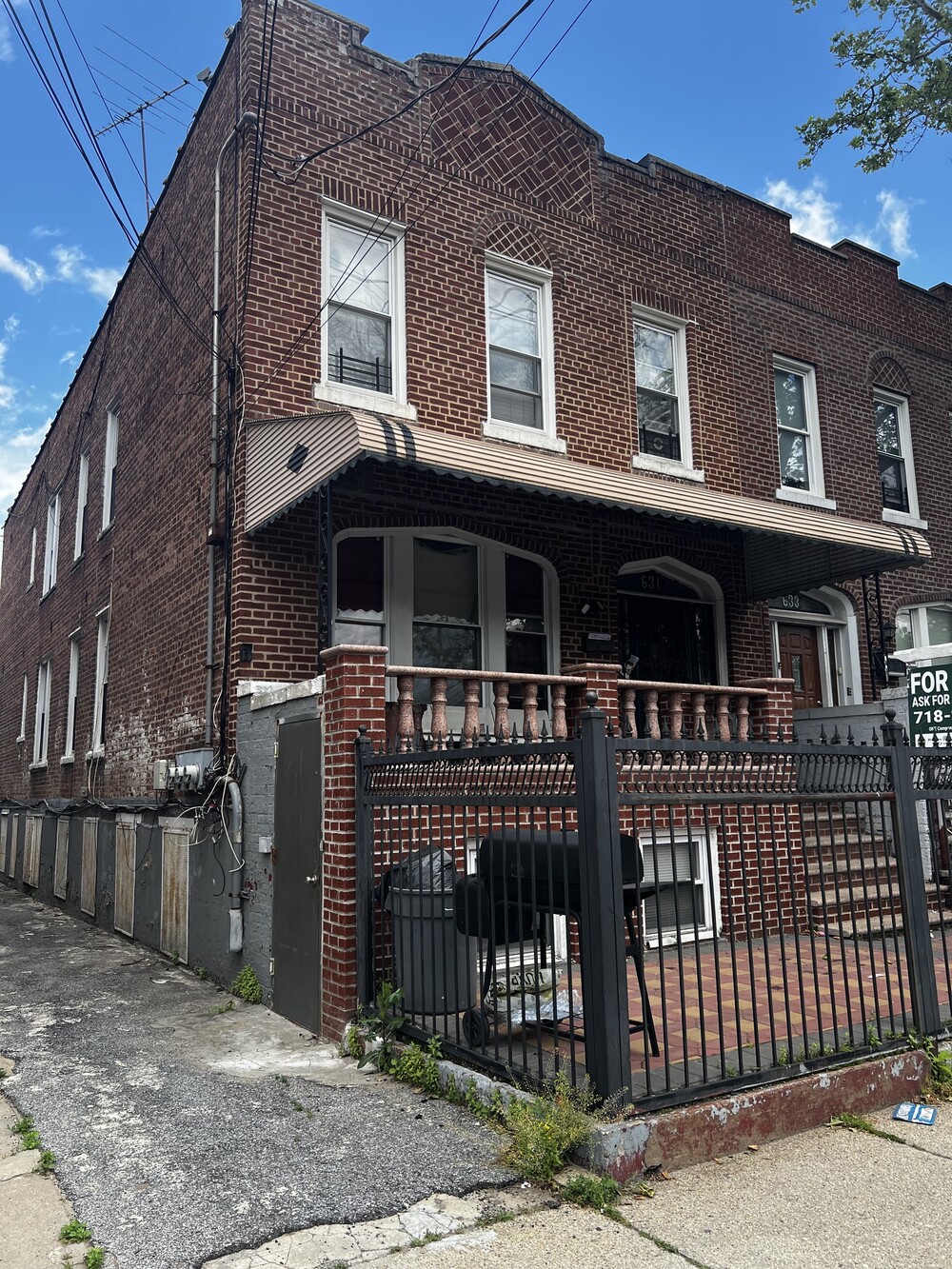 631 HEGEMAN Avenue Property Photo 1