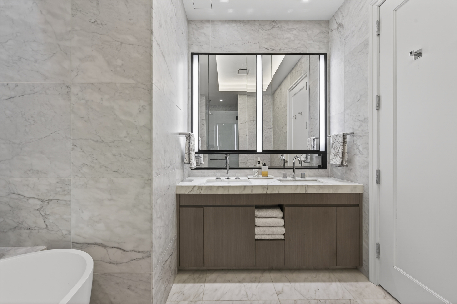 108 Leonard Street 7i Property Photo 9