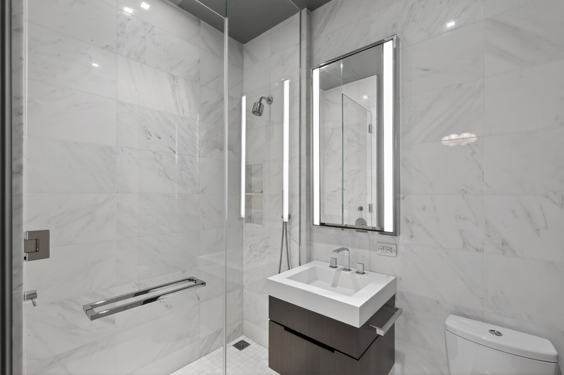 108 Leonard Street 7i Property Photo 13