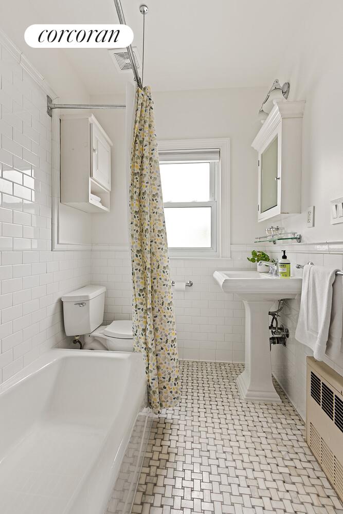 7709 Colonial Road Property Photo 11