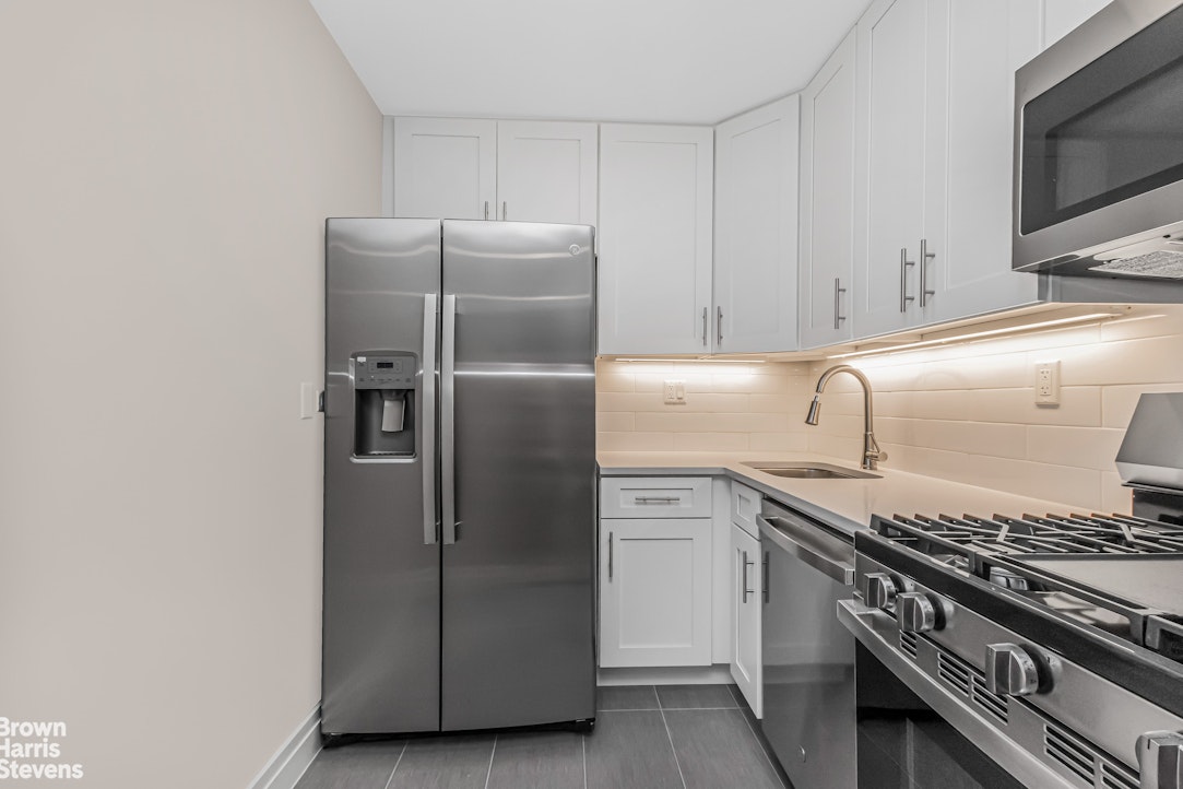 3333 Henry Hudson Parkway 18c Property Photo 4
