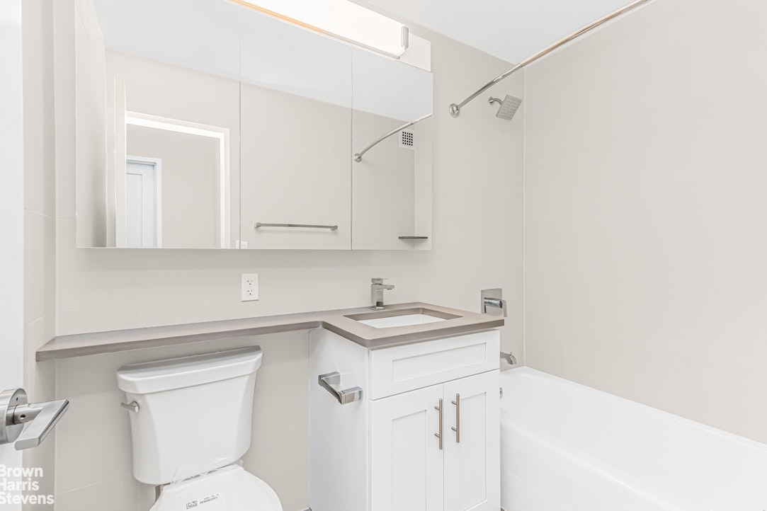 3333 Henry Hudson Parkway 18c Property Photo 6