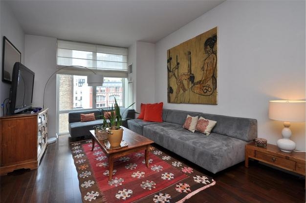 130 W 19TH Street 7A Property Photo 1