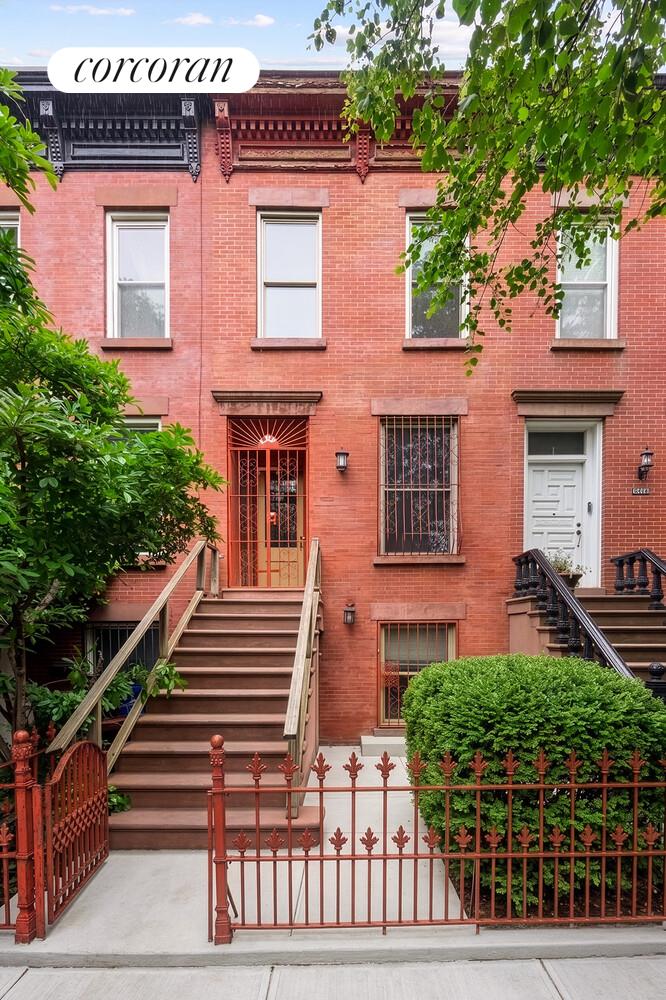 637 BALTIC Street Property Photo 1