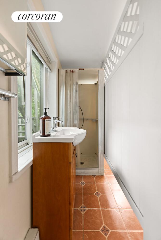 637 Baltic Street Property Photo 5