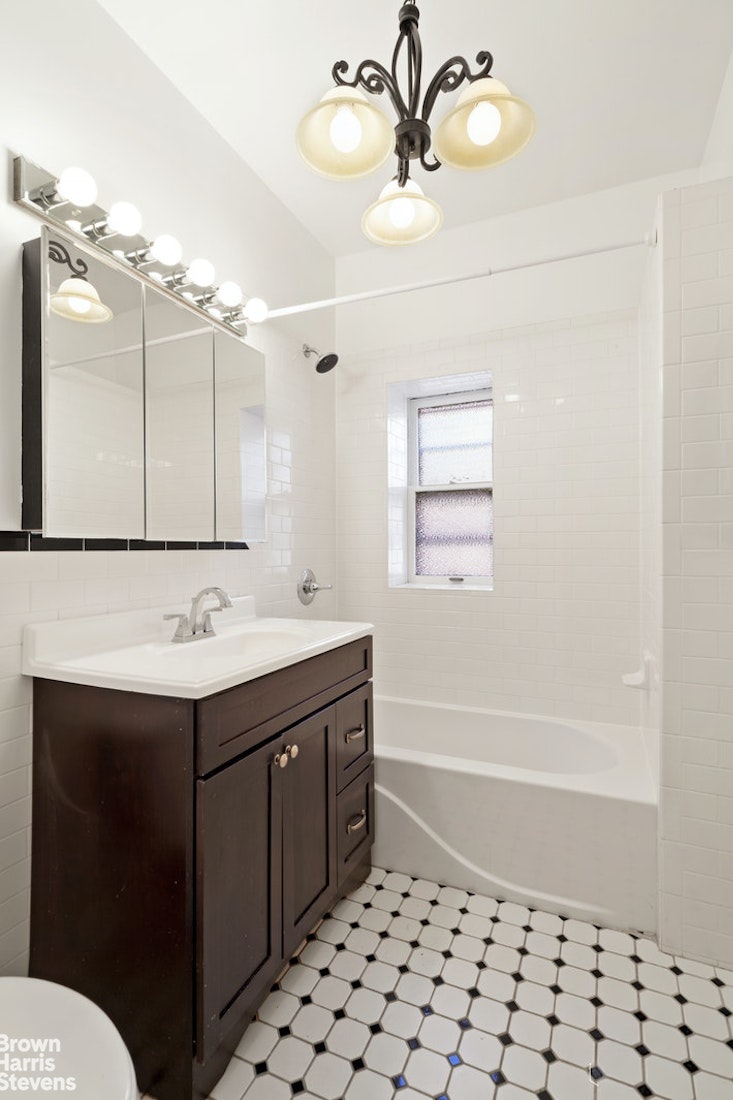 28 8th Avenue Property Photo 16