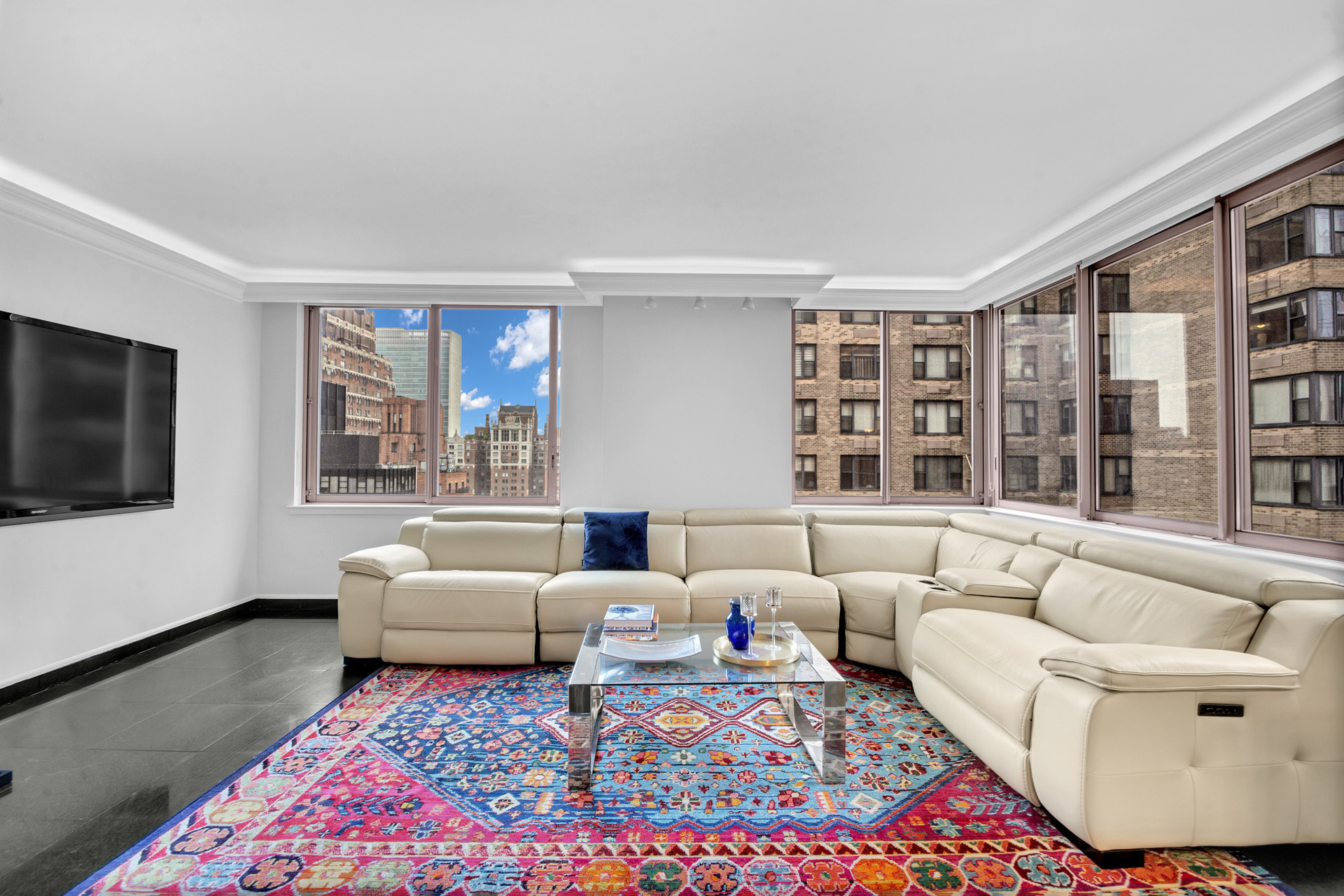 235 E 40TH Street 24H Property Photo 1