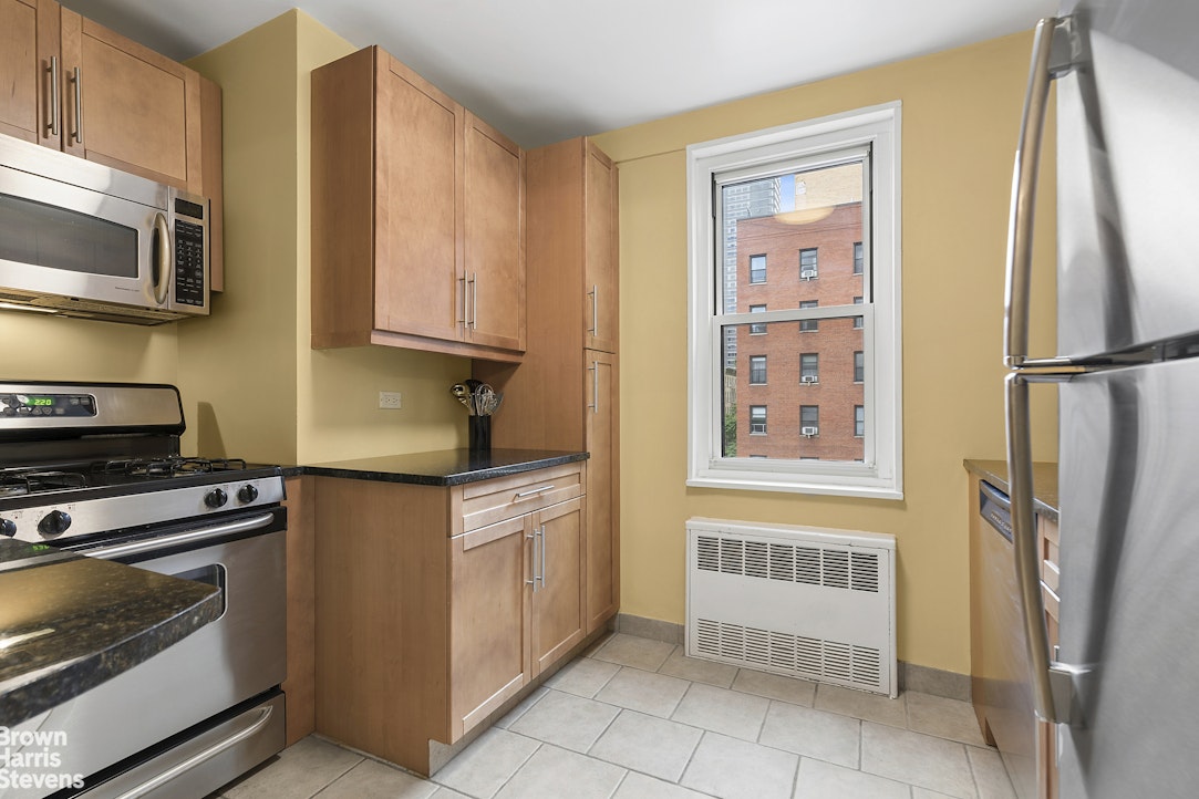 444 E 75th Street 4d Property Photo 4