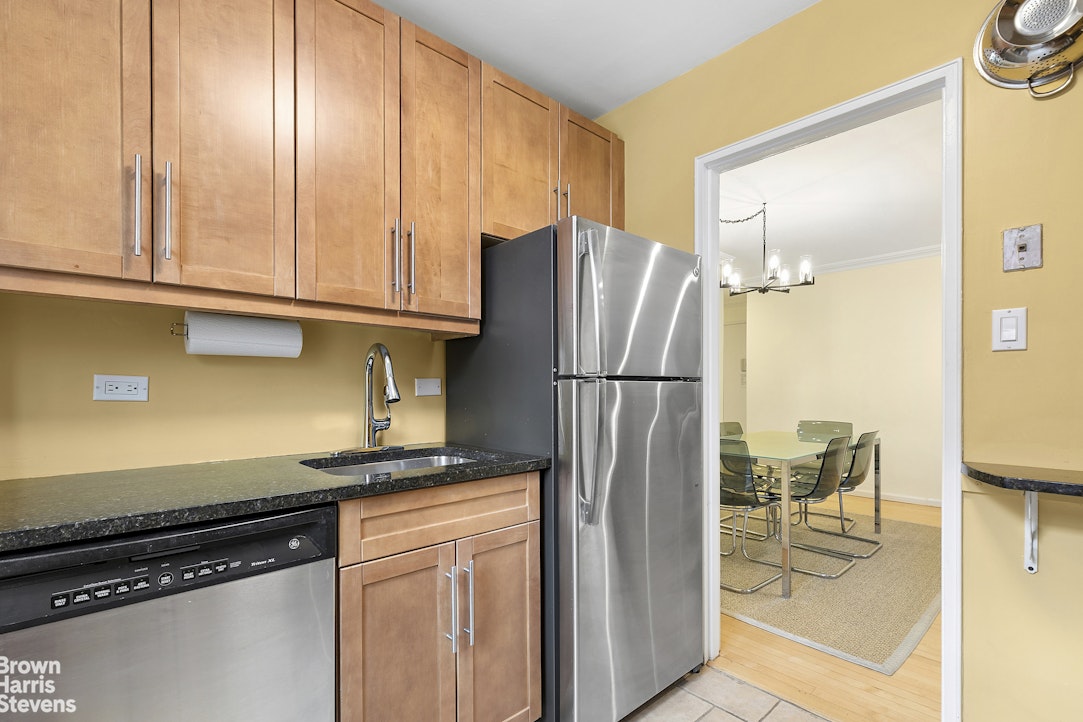 444 E 75th Street 4d Property Photo 5