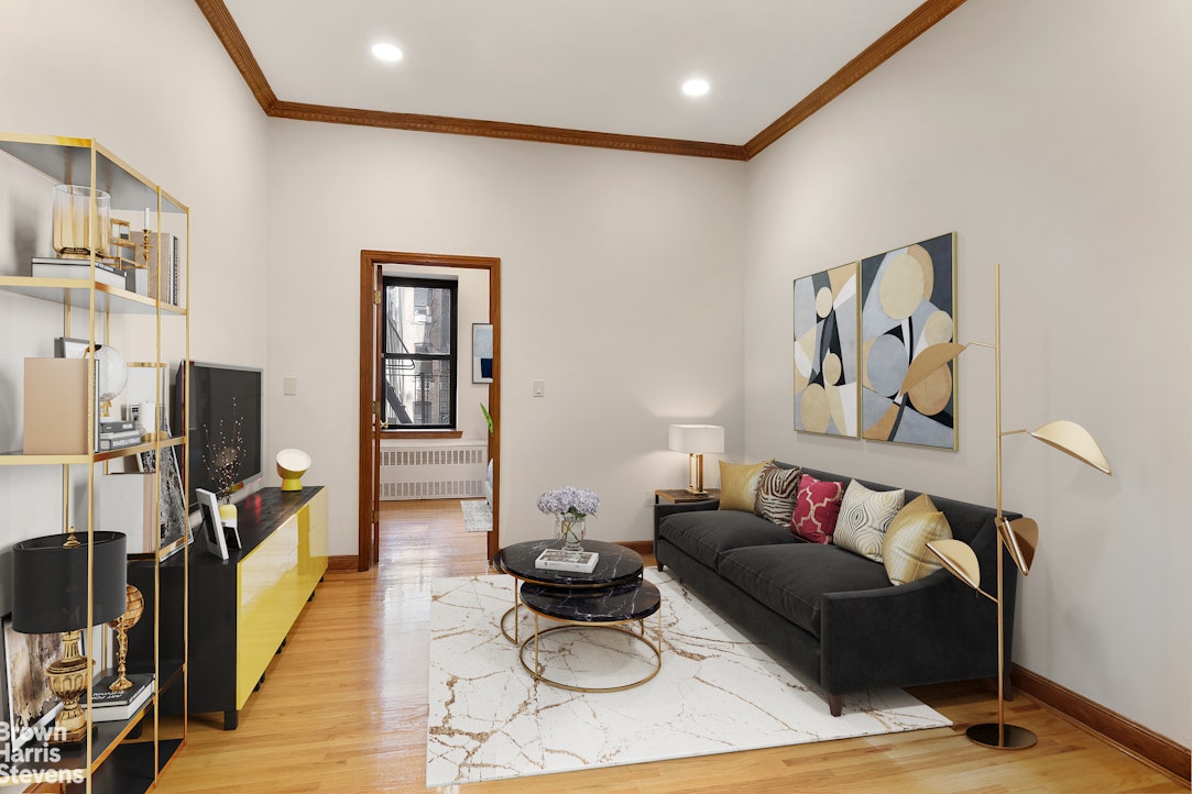 121 E 10th Street 2c Property Photo 3