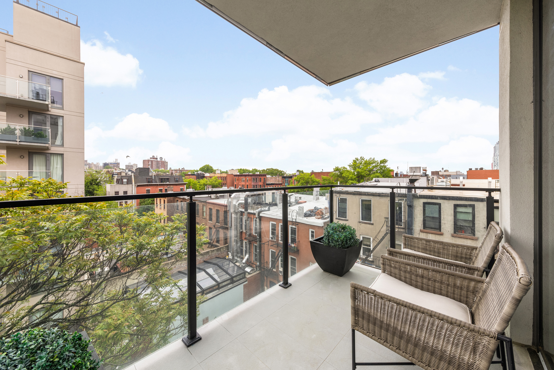 684 Dean Street 3 Property Photo 10