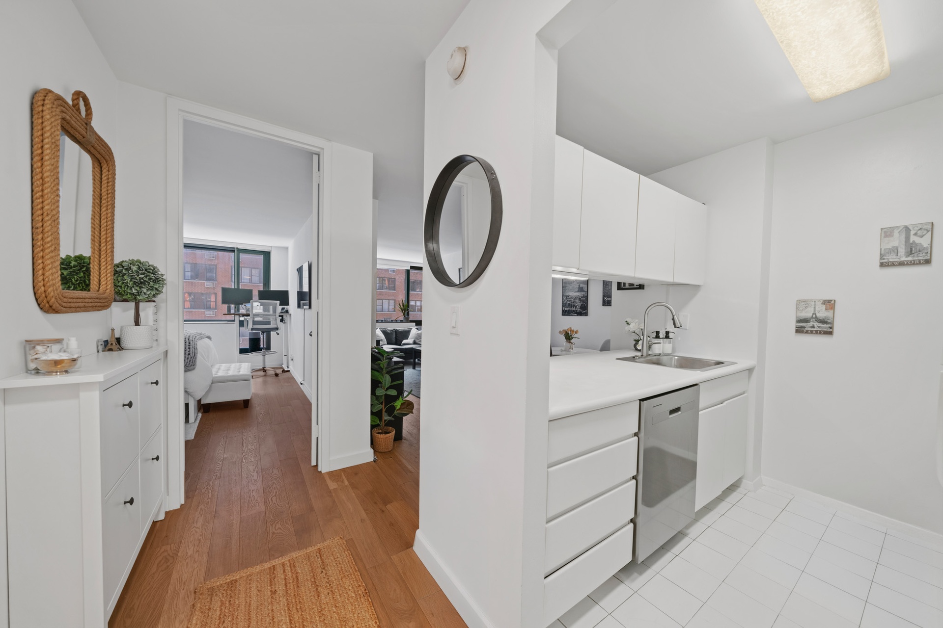 1 Irving Place V-7c Property Photo 5