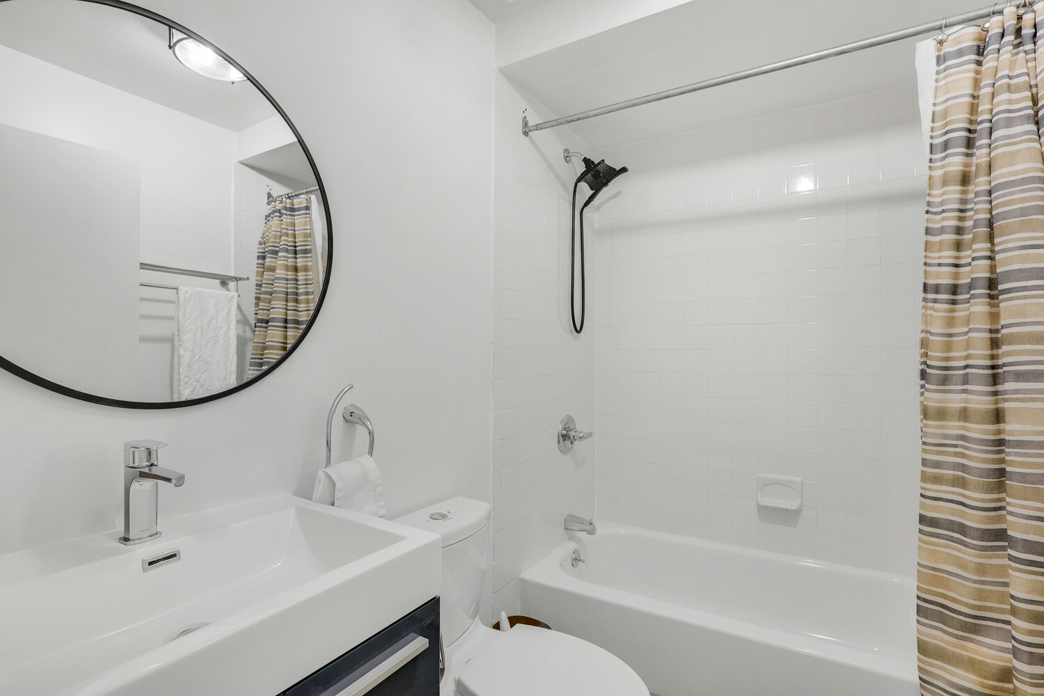 56 Court Street 2b Property Photo 9