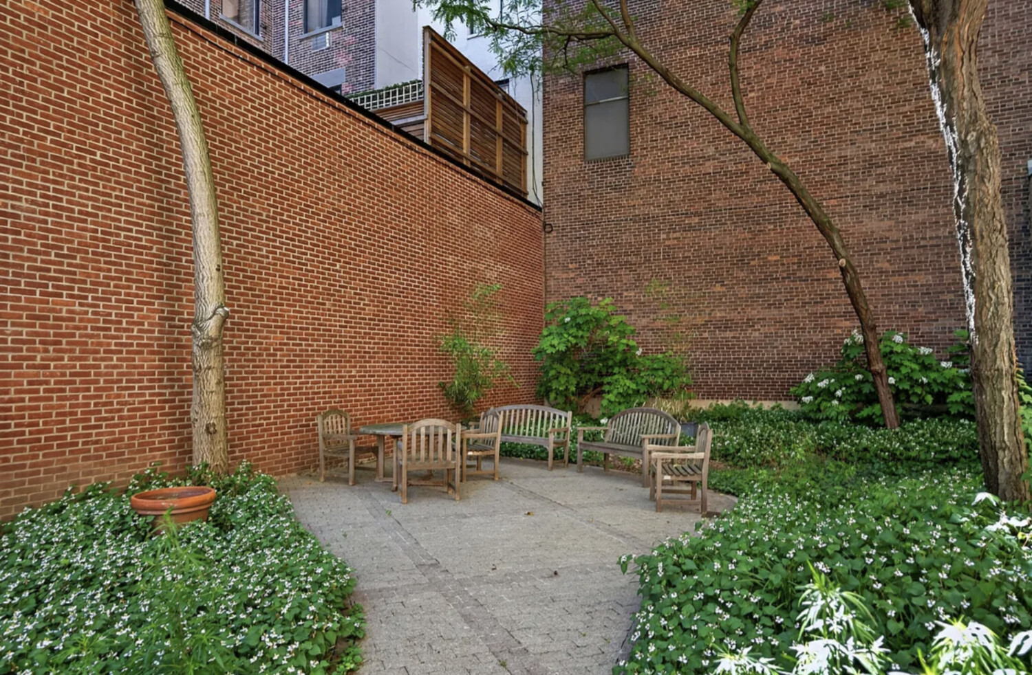 520 W 23rd Street 14d Property Photo 13