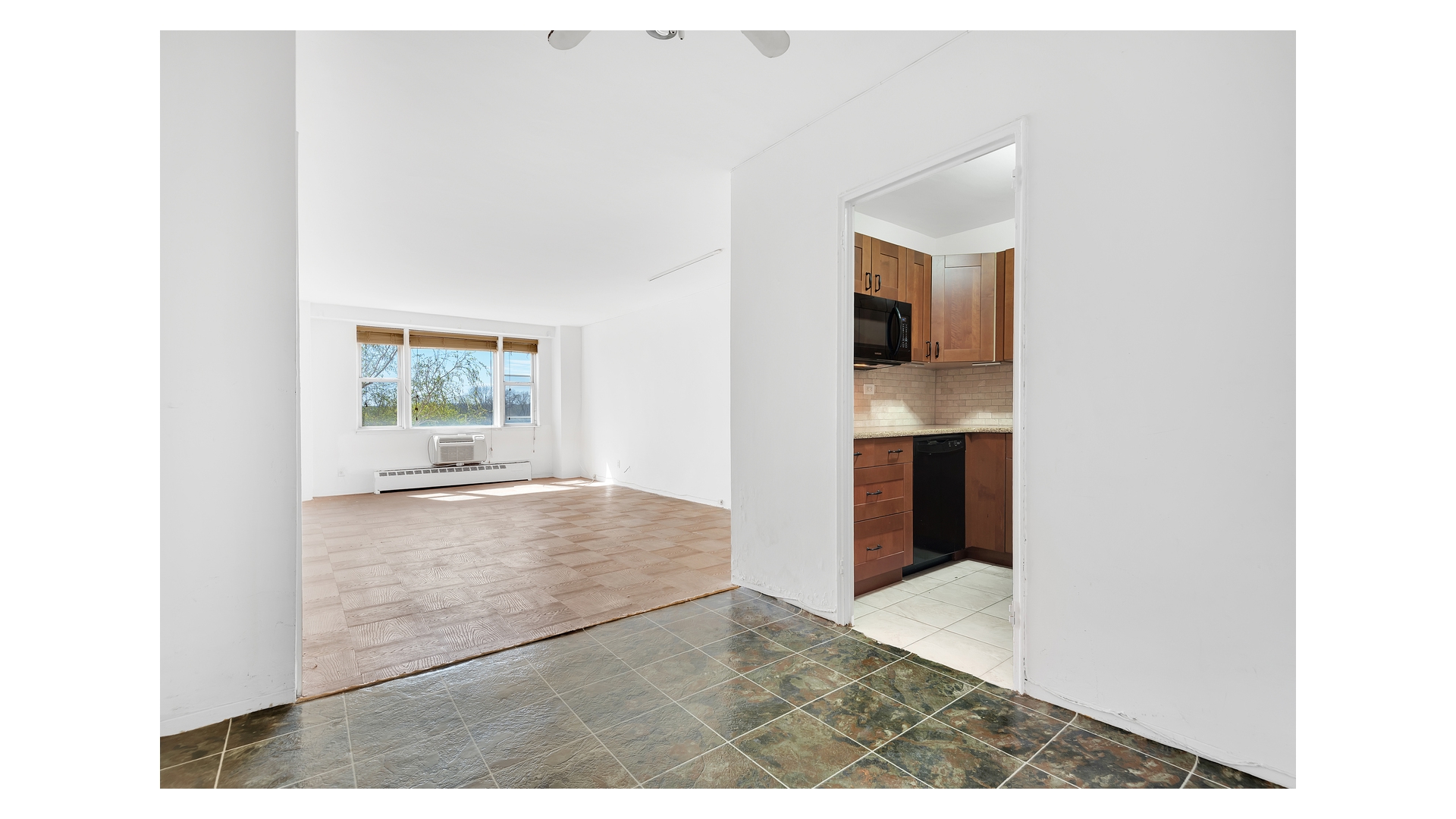 5700 ARLINGTON Avenue 5N Property Photo 1