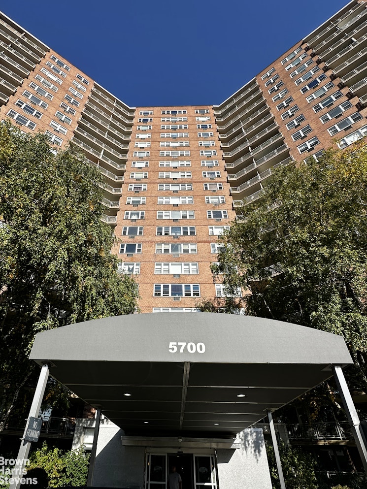 5700 ARLINGTON Avenue 19M Property Photo 1