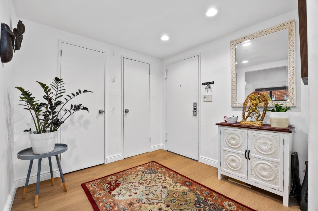 175 E 74th Street 12c Property Photo 8