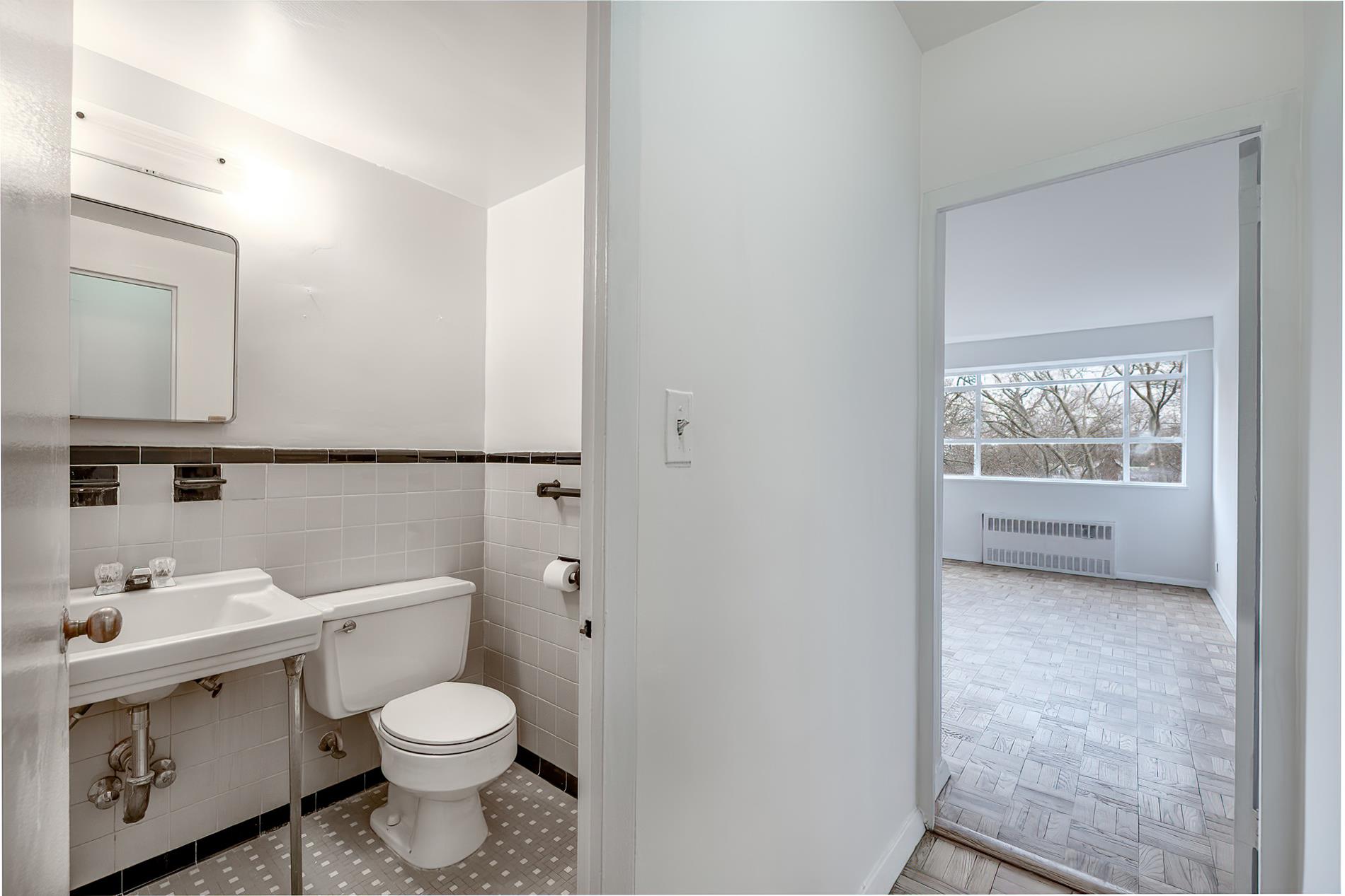 2727 Palisade Avenue 9-b Property Photo 12