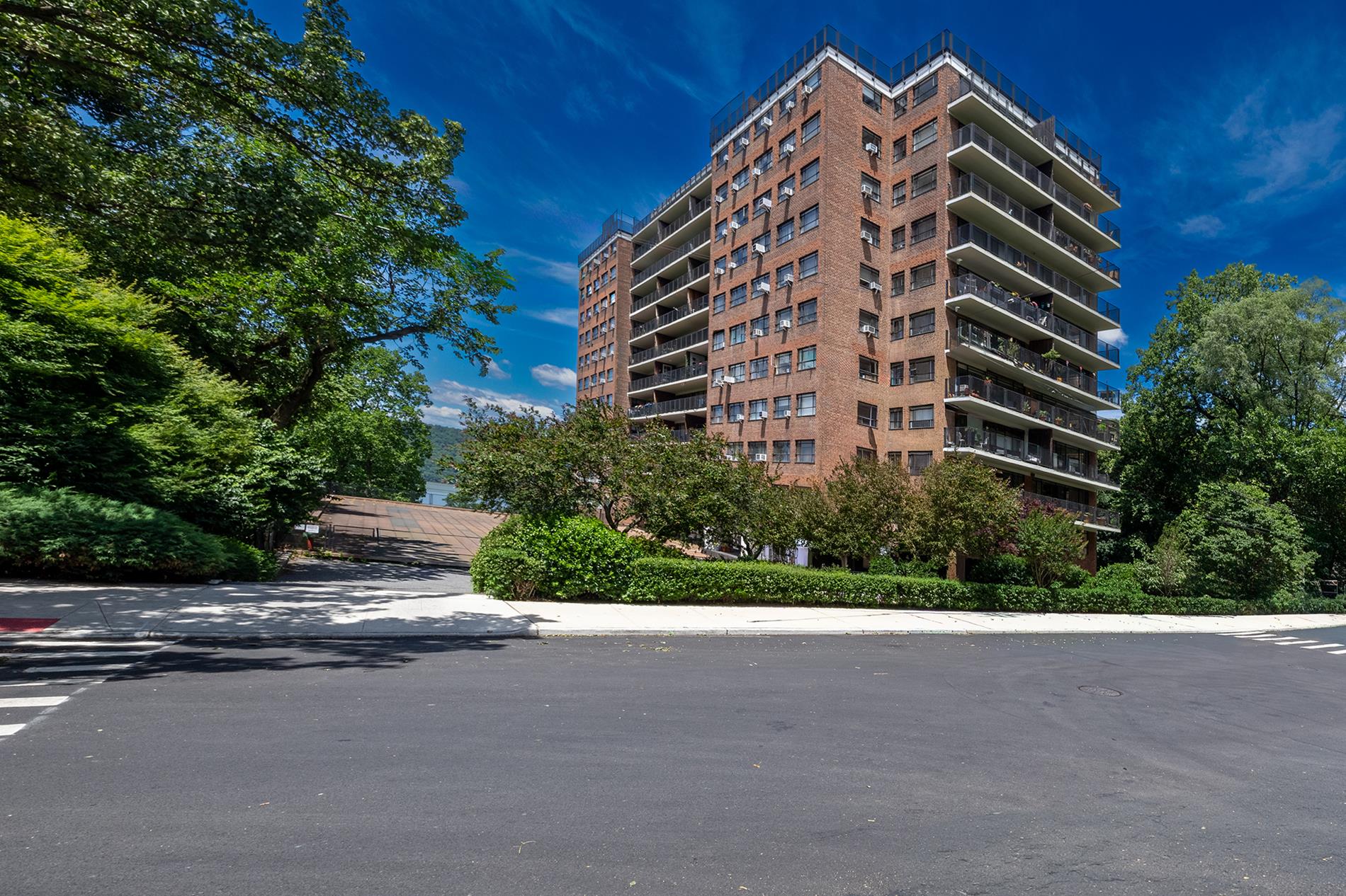 2727 Palisade Avenue 9-b Property Photo 19