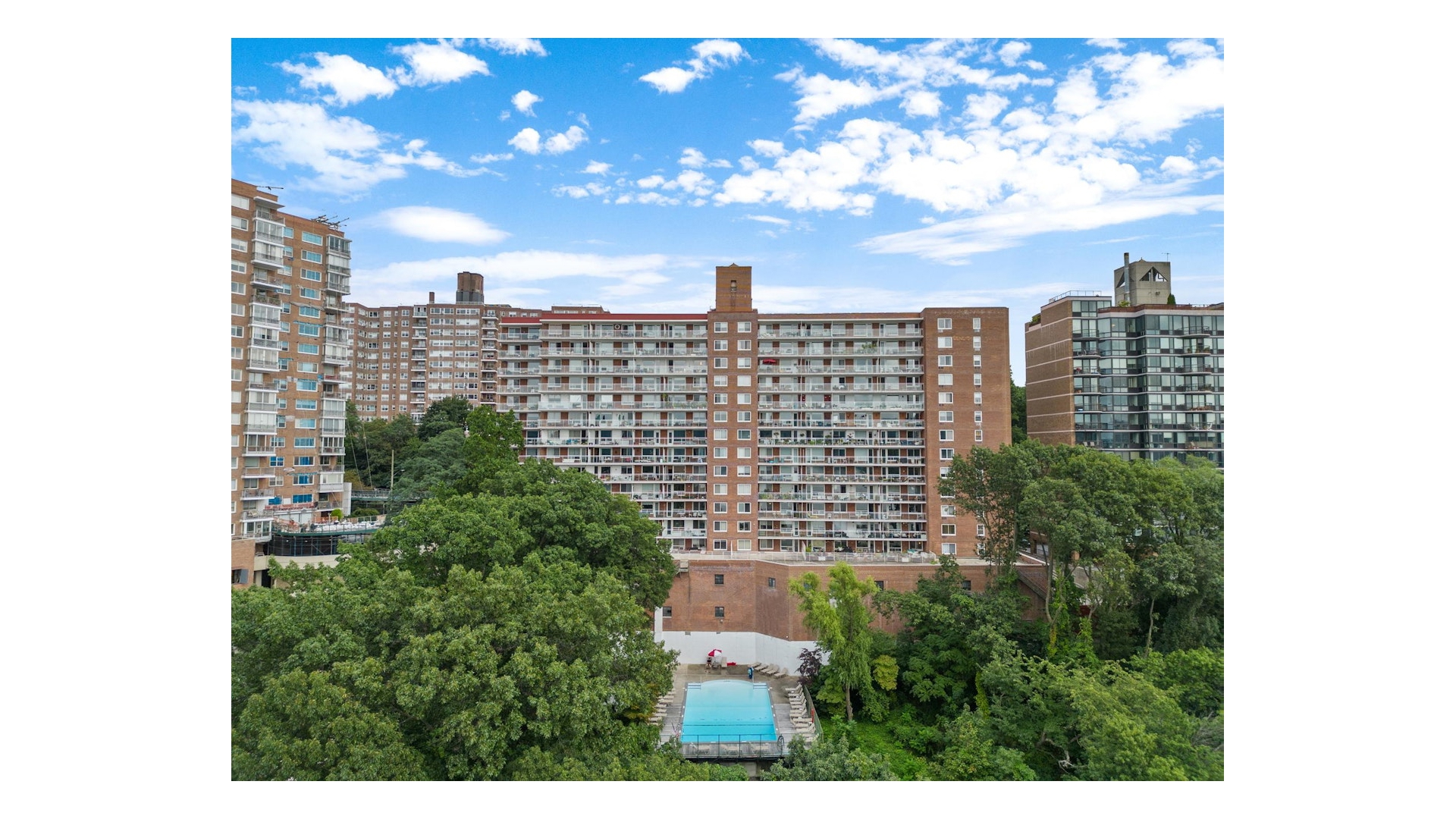 2575 PALISADE Avenue 2G Property Photo 1