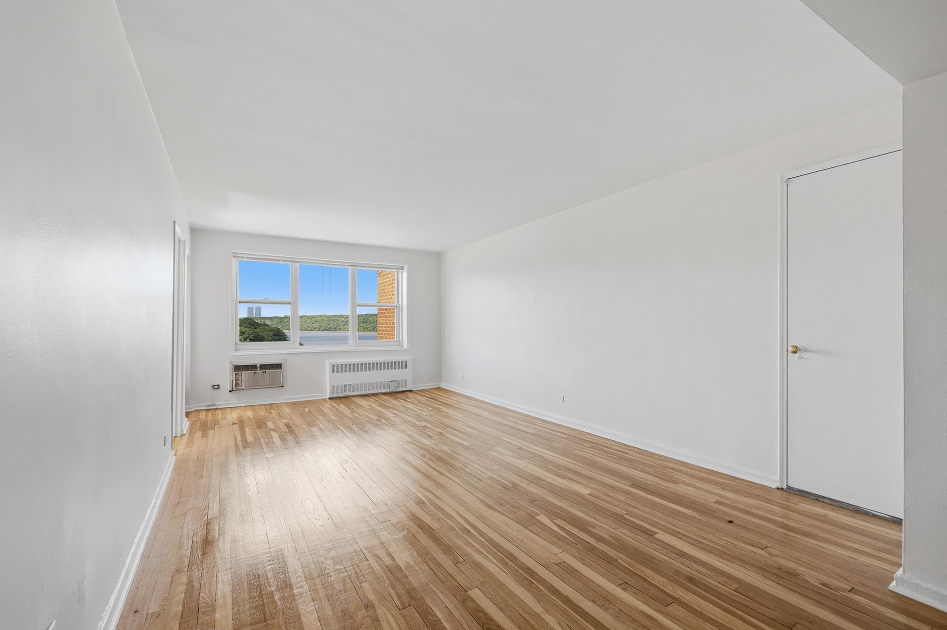 2465 Palisade Avenue 8-b Property Photo 5