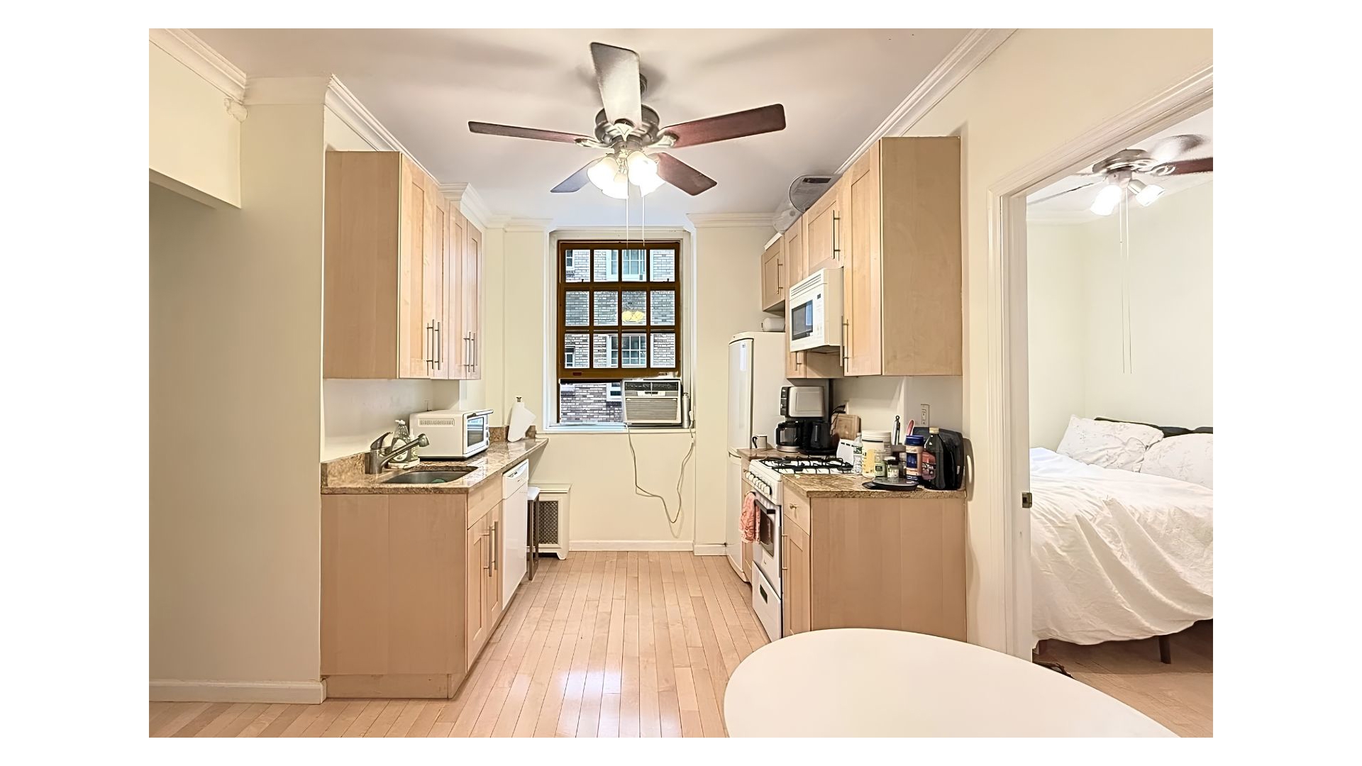 509 E 77TH Street 3L Property Photo 1