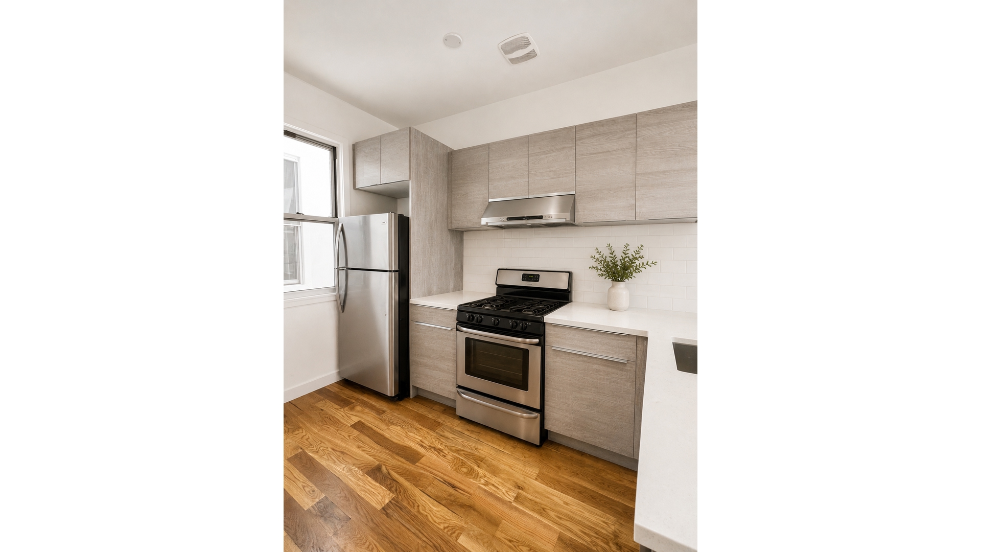1299 Putnam Avenue Property Photo 3