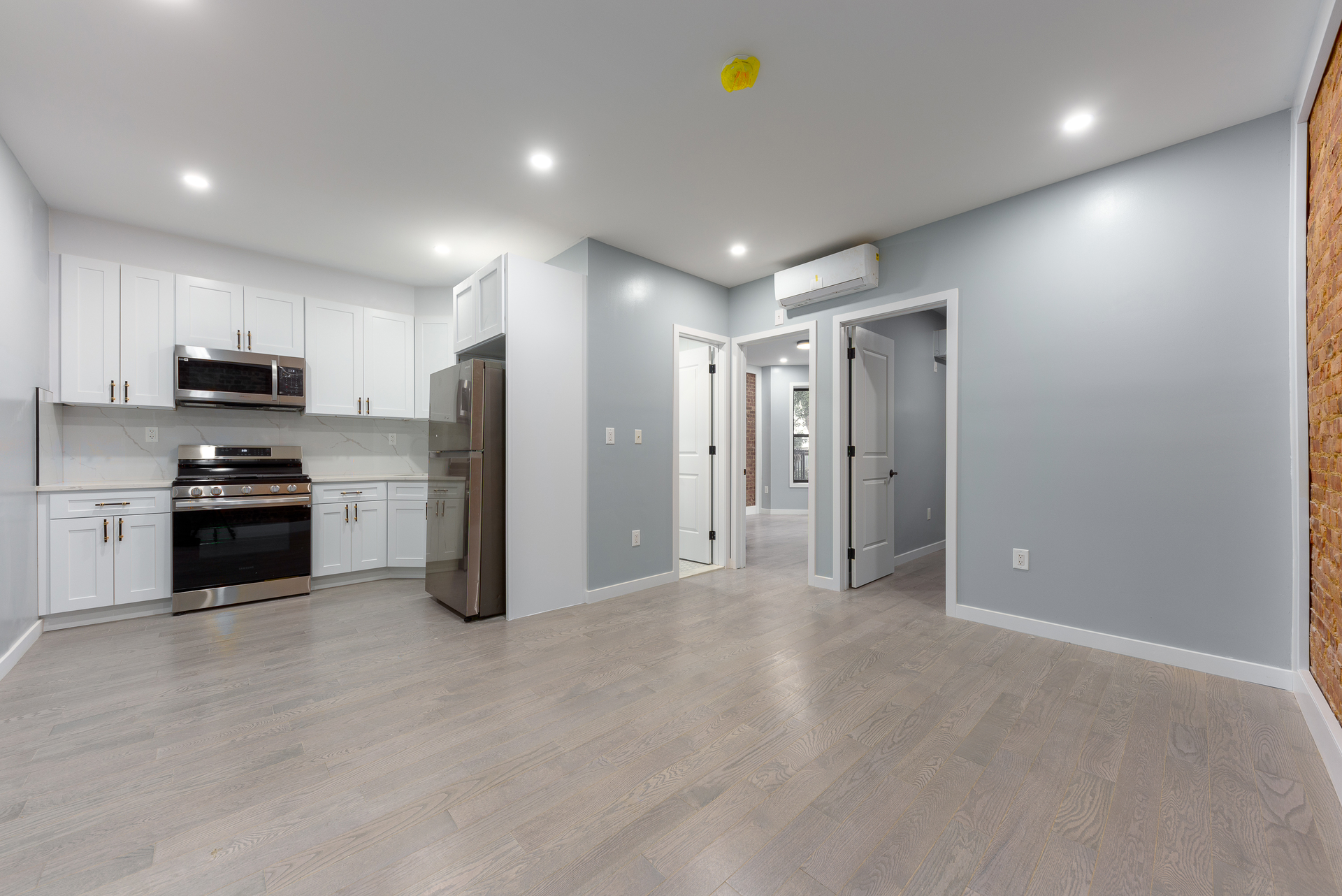 1301 PARK Place 1R Property Photo 1