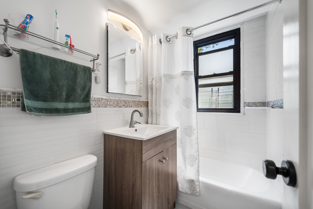61-35 98th Street 1j Property Photo 17