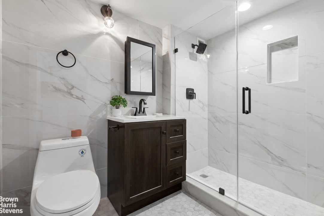555 W 23rd Street N10j Property Photo 11