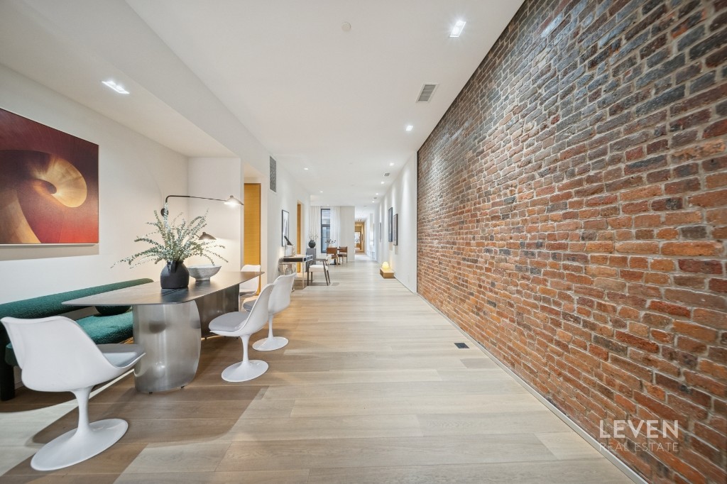 55 Warren Street 4 Property Photo 6