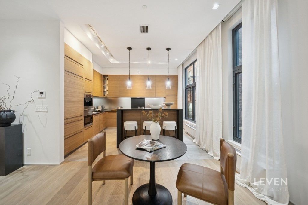 55 Warren Street 4 Property Photo 8