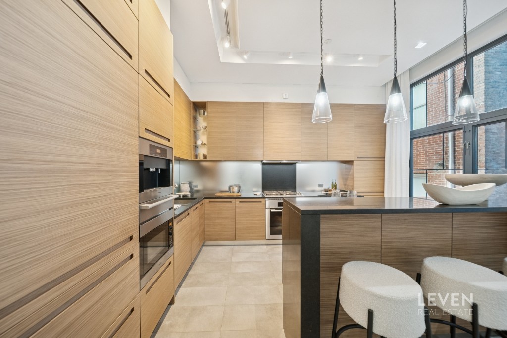 55 Warren Street 4 Property Photo 9