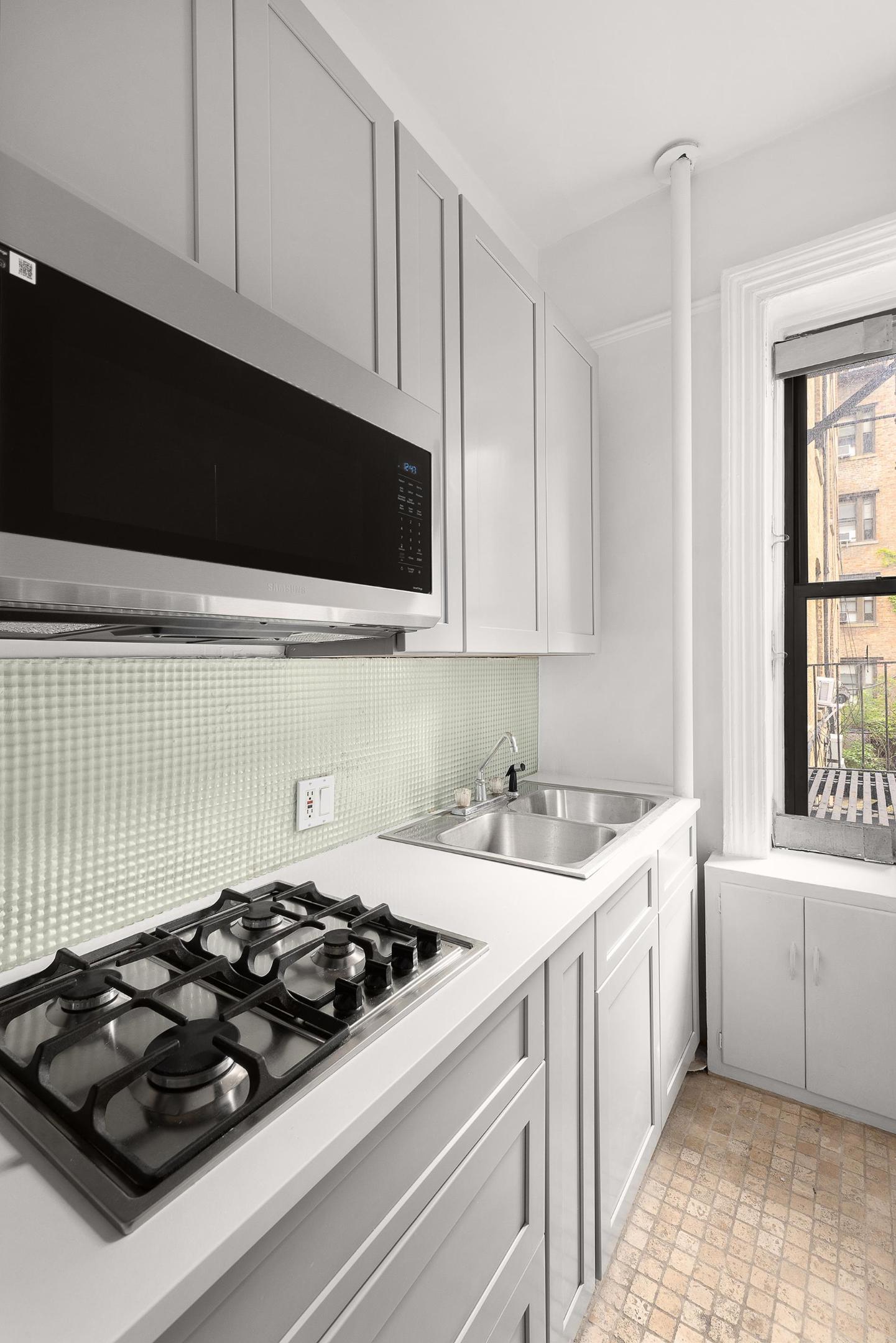 615 W 113th Street 16 Property Photo 3