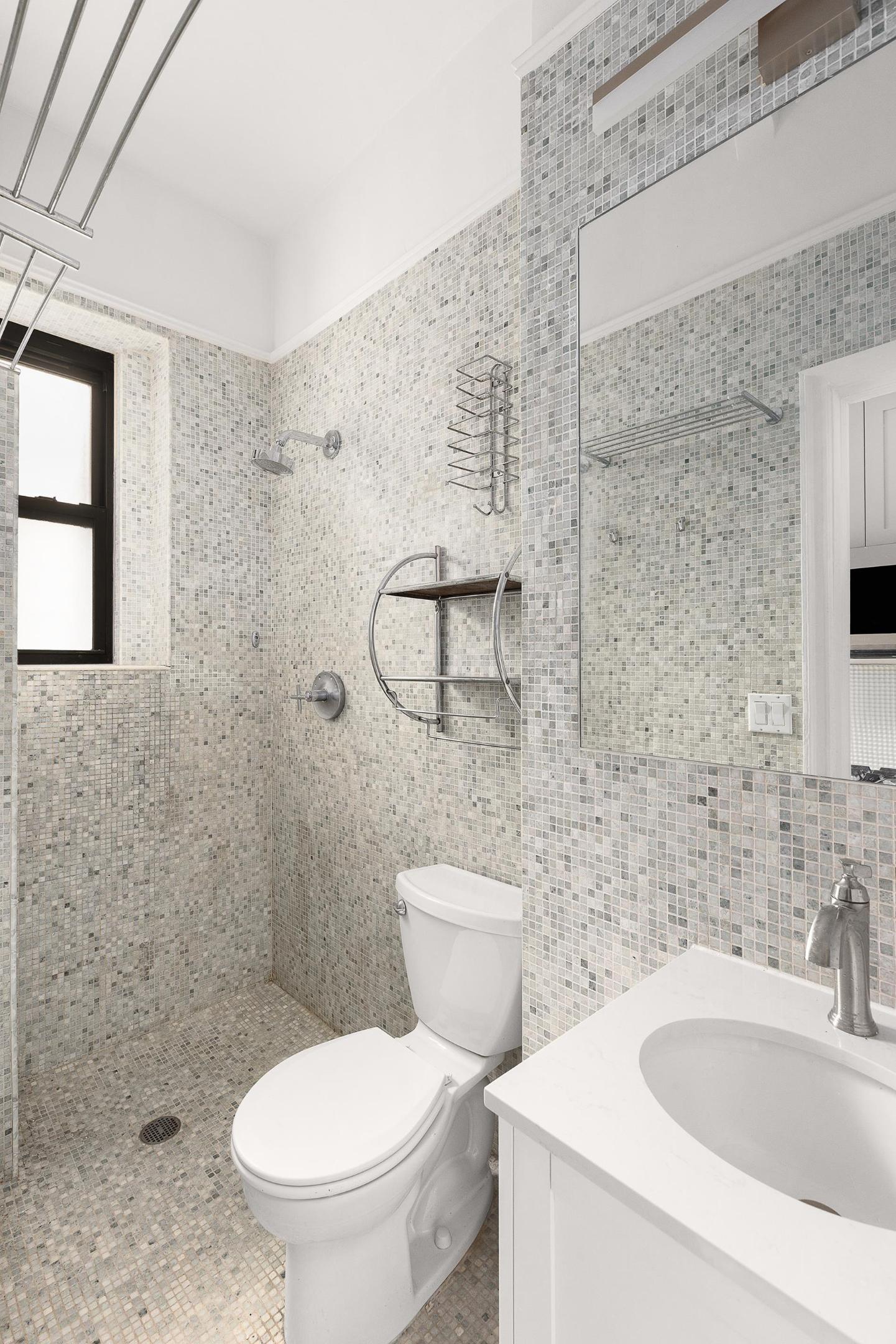 615 W 113th Street 16 Property Photo 4