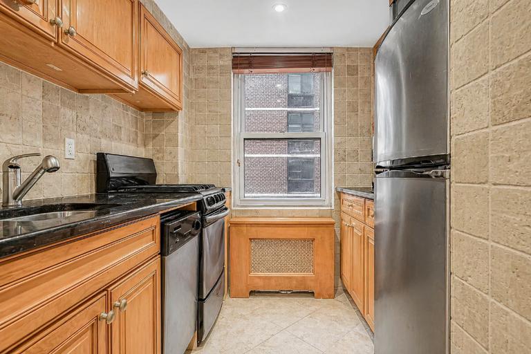 240 E 55th Street 11g Property Photo 6