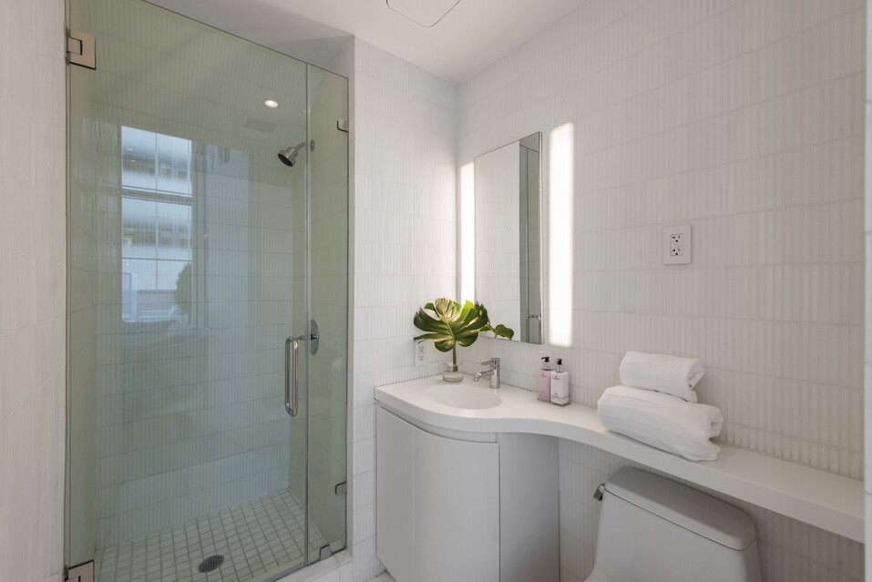 524 W 19th Street 1a Property Photo 19