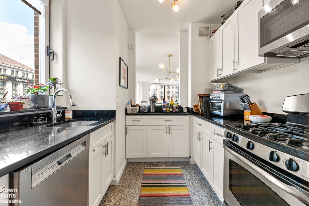 201 W 72nd Street 8k Property Photo 4
