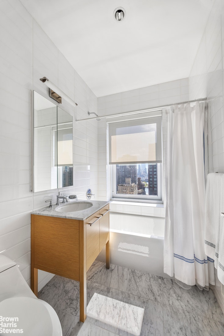 310 E 53rd Street 25a Property Photo 11