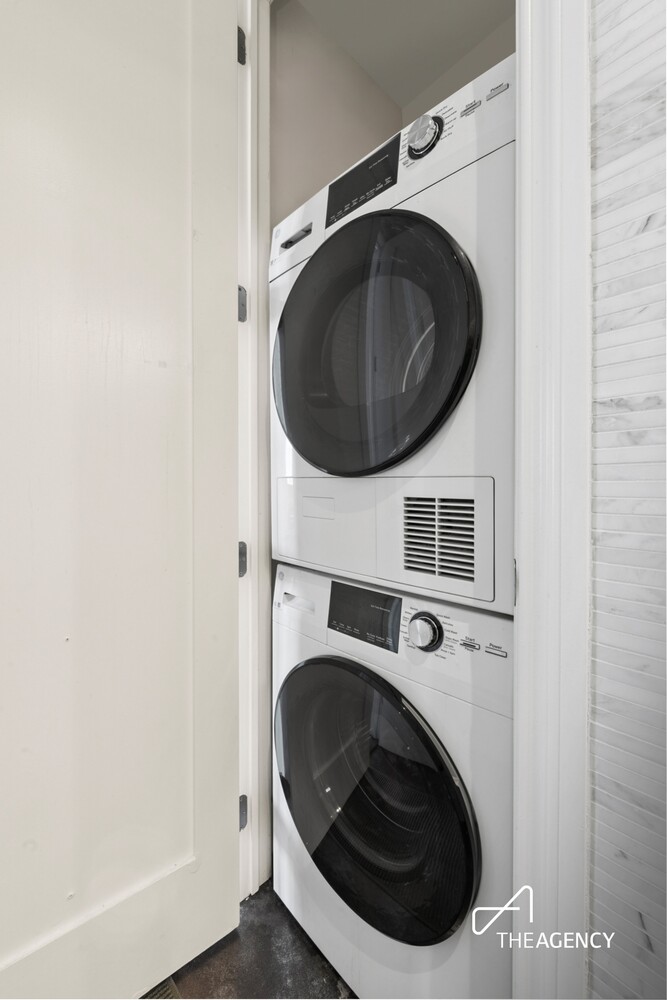 44-15 Purves Street 15c Property Photo 6