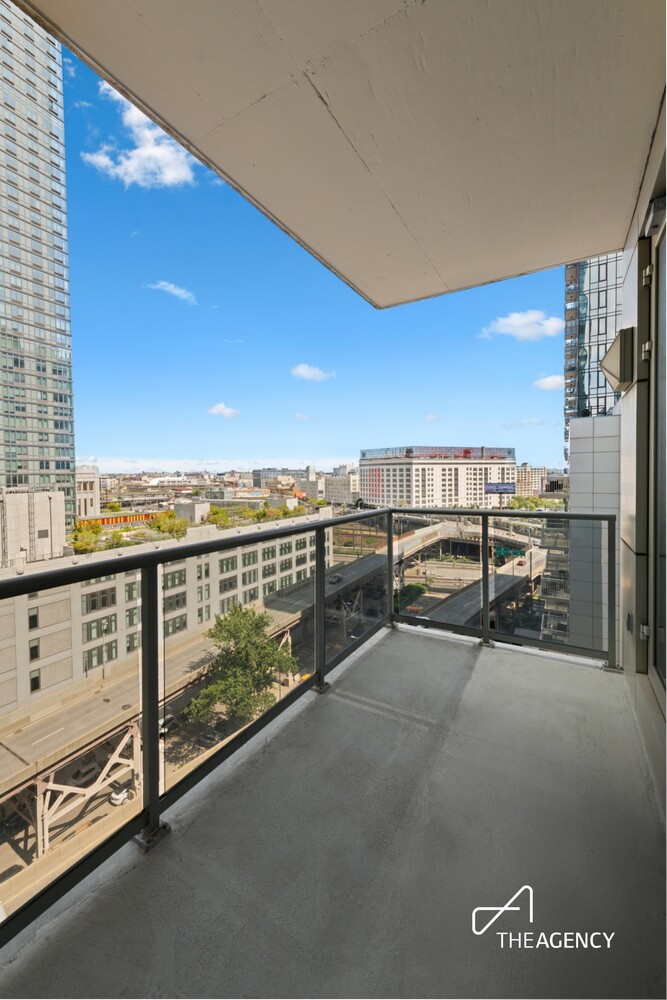 44-15 Purves Street 15c Property Photo 8
