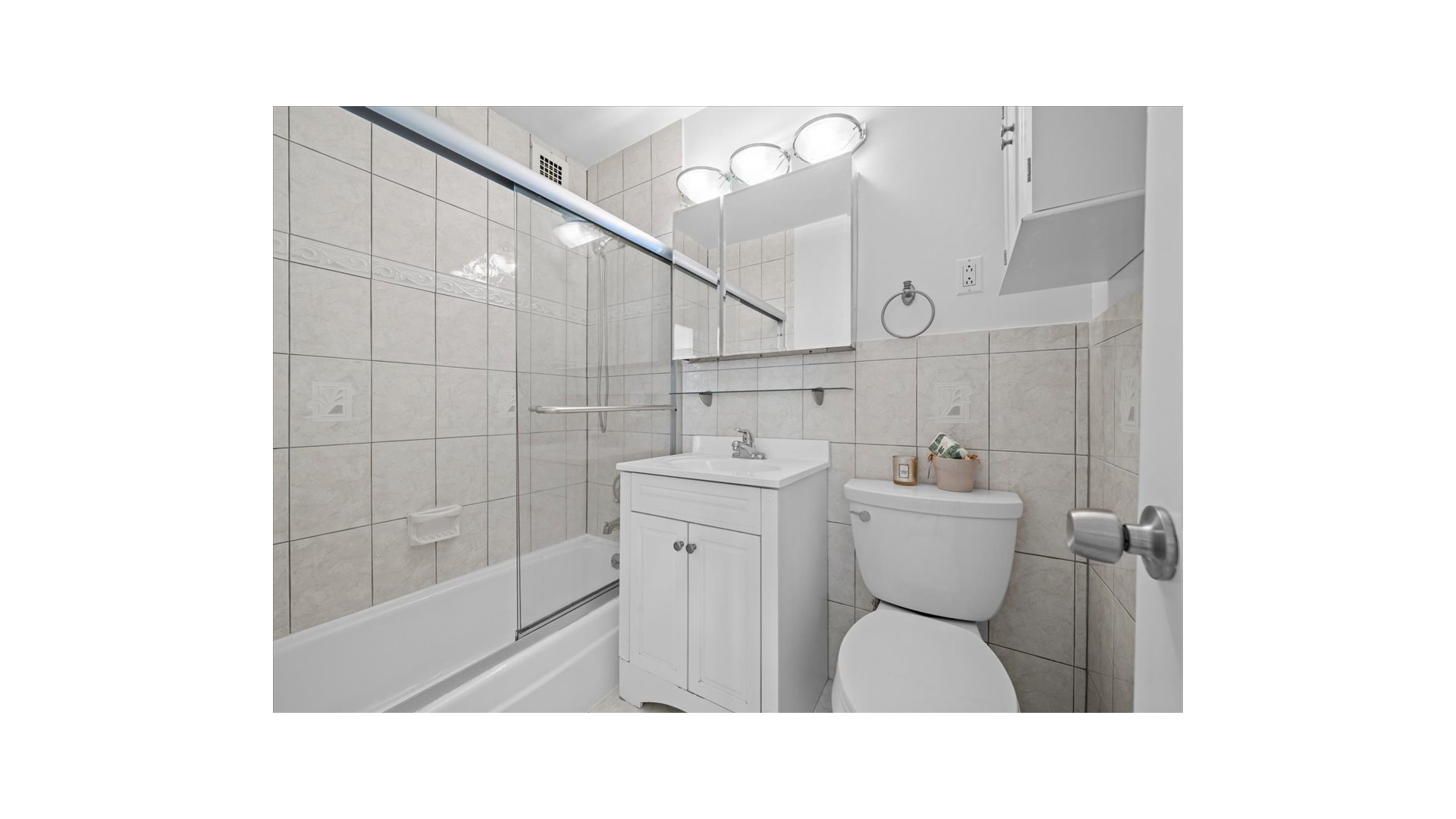 555 Kappock Street 12a Property Photo 10