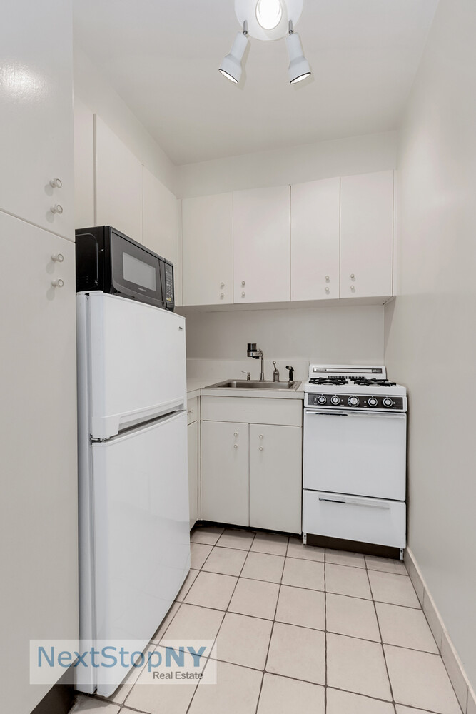 337 E 50th Street 3c Property Photo 3