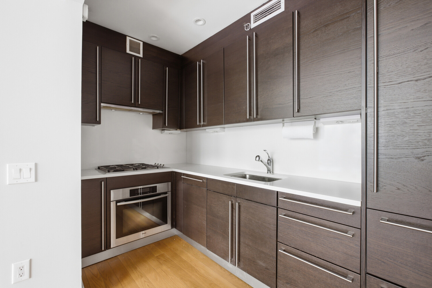 464 W 44th Street 3h Property Photo 8